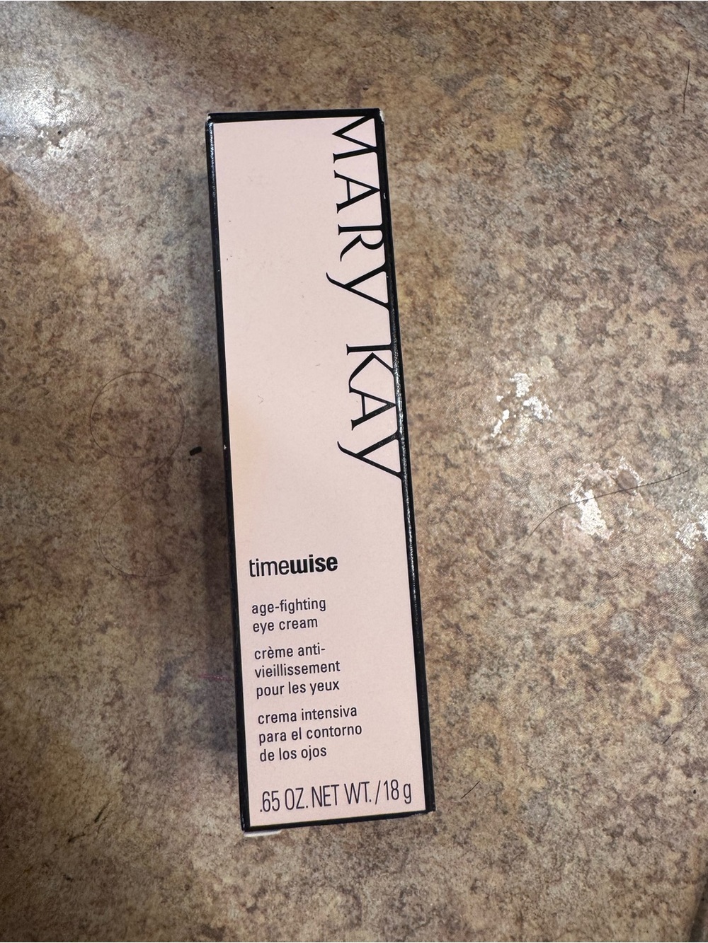 Mary Kay Eye Primer in Pale Pink Packaging